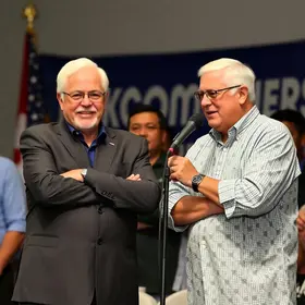Paes e Douglas Ruas