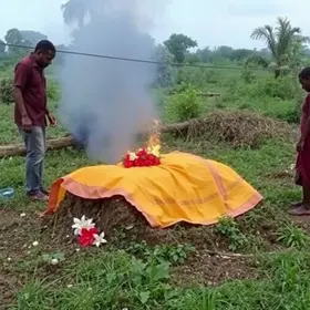 sepultamento de pai e filho eletrocutados em Araruama